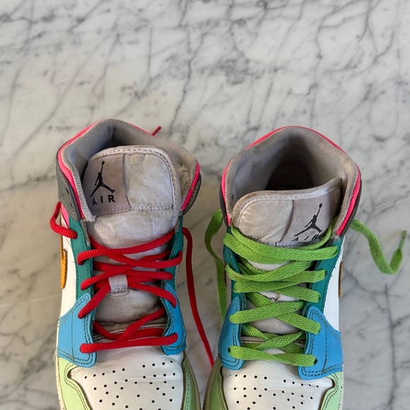 Nike Air Jordan 1 Mid Multi-Color Sneaker Sz 5.5 - Picture 6 of 8